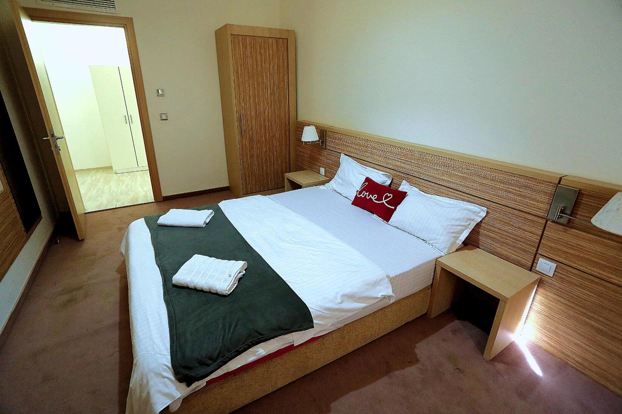 Cataleya Suites Aparthotel Bukares Bagian luar foto